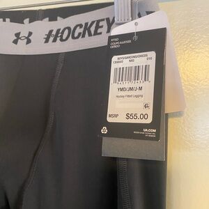 NWT! Under Armour ice hockey base layer size youth Medium